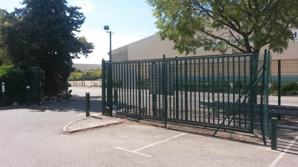 Hotelf1 Avignon Centre Courtine Gare Tgv מראה חיצוני תמונה